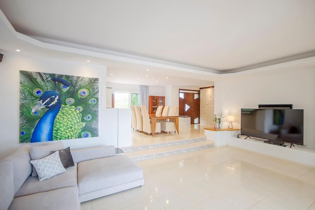 Luxe Villa With Private Pool, Jacuzzi And Spectacular Views Costa Adeje  Buitenkant foto