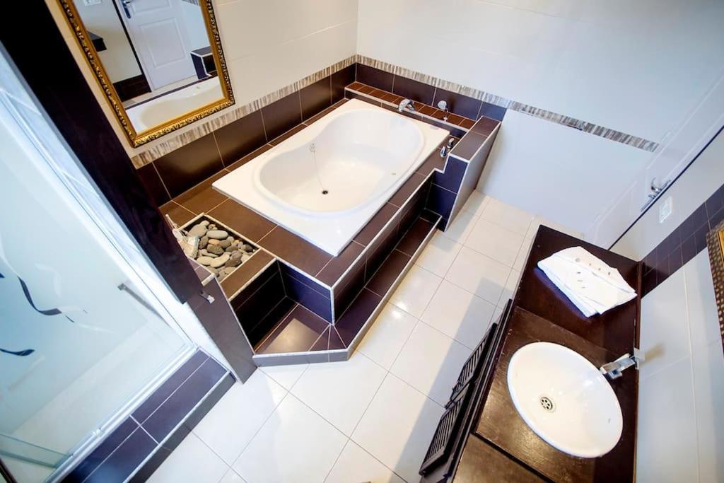 Luxe Villa With Private Pool, Jacuzzi And Spectacular Views Costa Adeje  Buitenkant foto